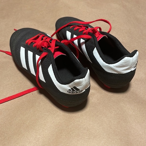 Adidas Soccer cleats boys size 2 - Picture 2 of 5